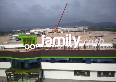 Instalación fotovoltaica Family Cash