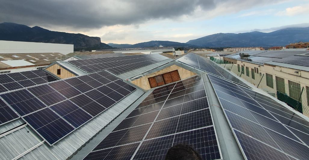 Escalando hasta superar el megavatio. Hilados Benisaidó redobla su apuesta por el sol