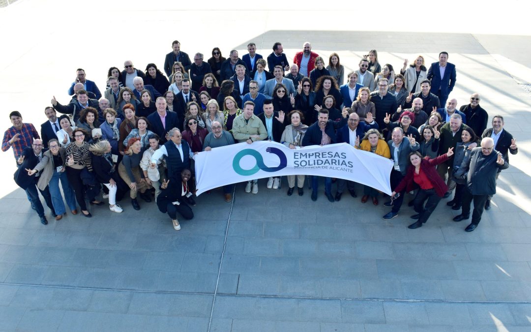 Cubierta Solar participa en el reparto de 1.800 lotes a familias en situación de vulnerabilidad