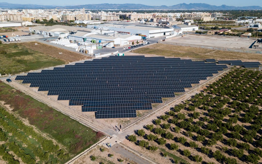 Kartogroup Spain instala un huerto de autoconsumo de 1,7 MWp con Cubierta Solar